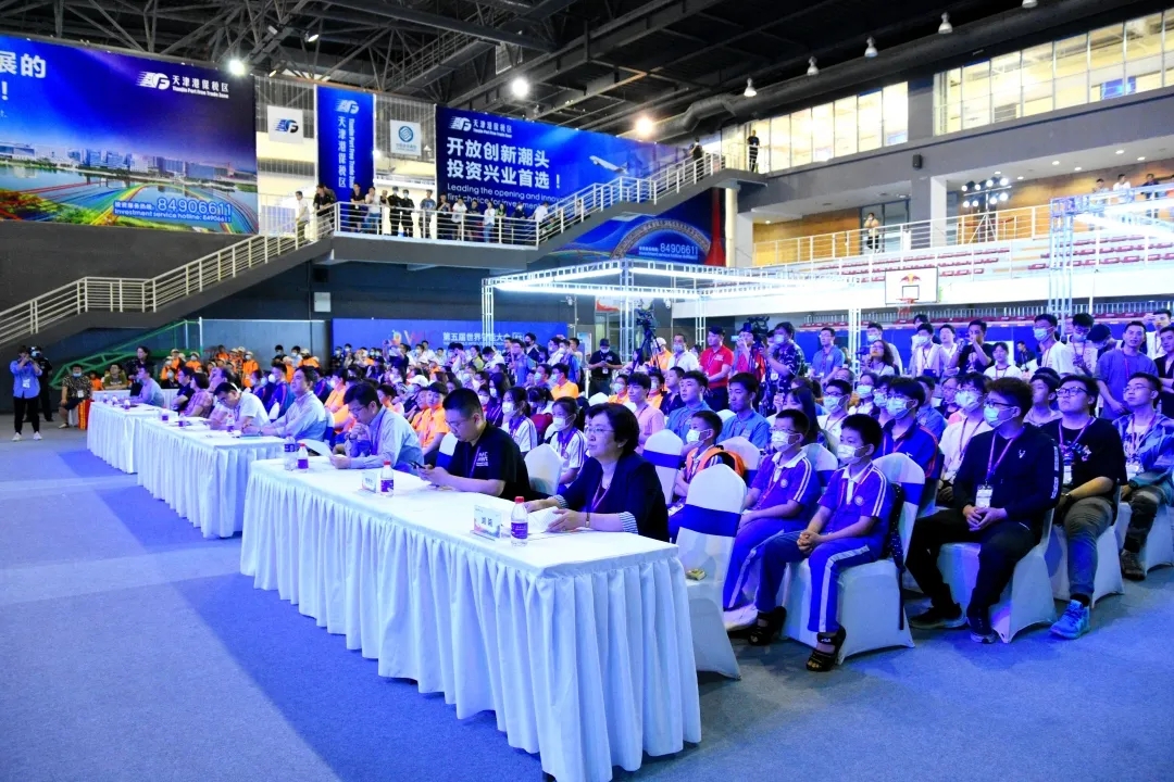 机器人大赛冠亚军,机器人冠军大赛