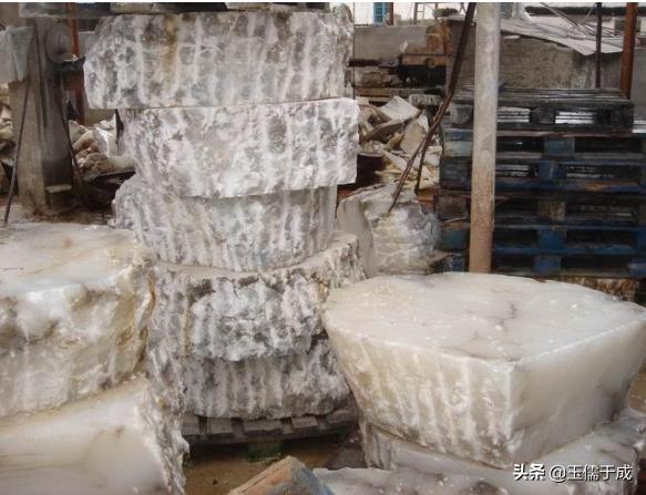 图解石英岩玉与翡翠的区别,石英岩玉和碳酸盐质玉哪个值钱