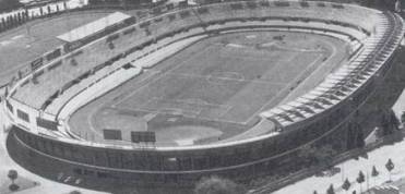 多次迁徙终成欧洲豪门，尤文主场变迁令人唏嘘，安联球场静待爆发