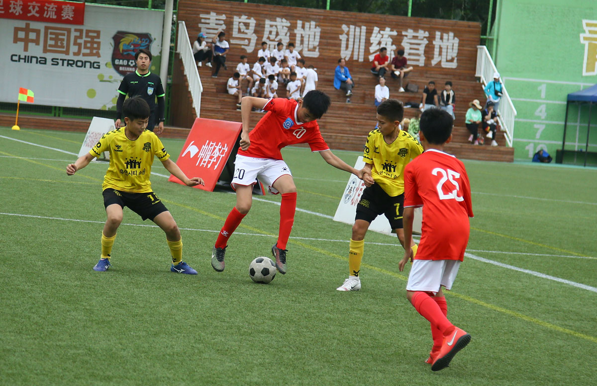 中韩国际青少年足球交流训练营,中韩足球青训比赛
