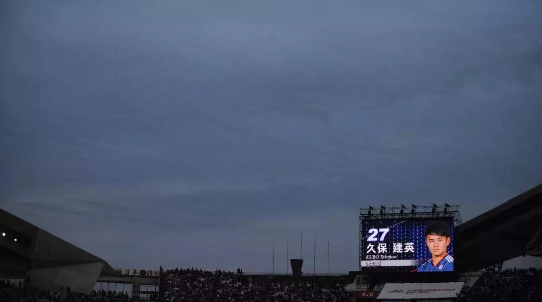 年少成名的足球球星,年少成名的球员