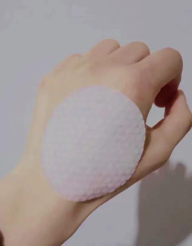 精华液和精华霜的正确使用方法,护肤品精华液的正确使用方法