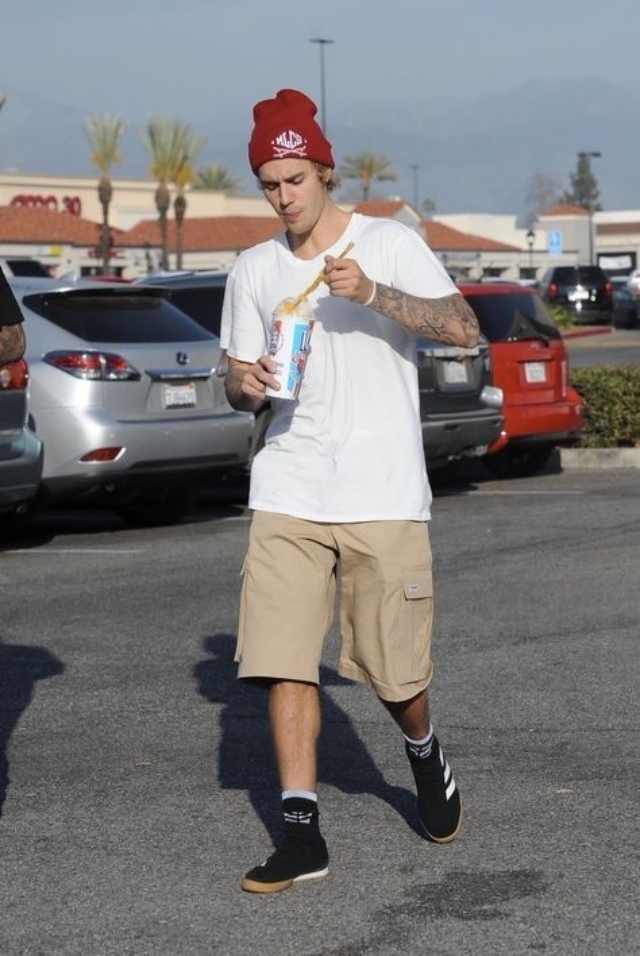 男生夏天短裤怎么穿不显矮不显胖,13岁穿搭男生夏季短裤