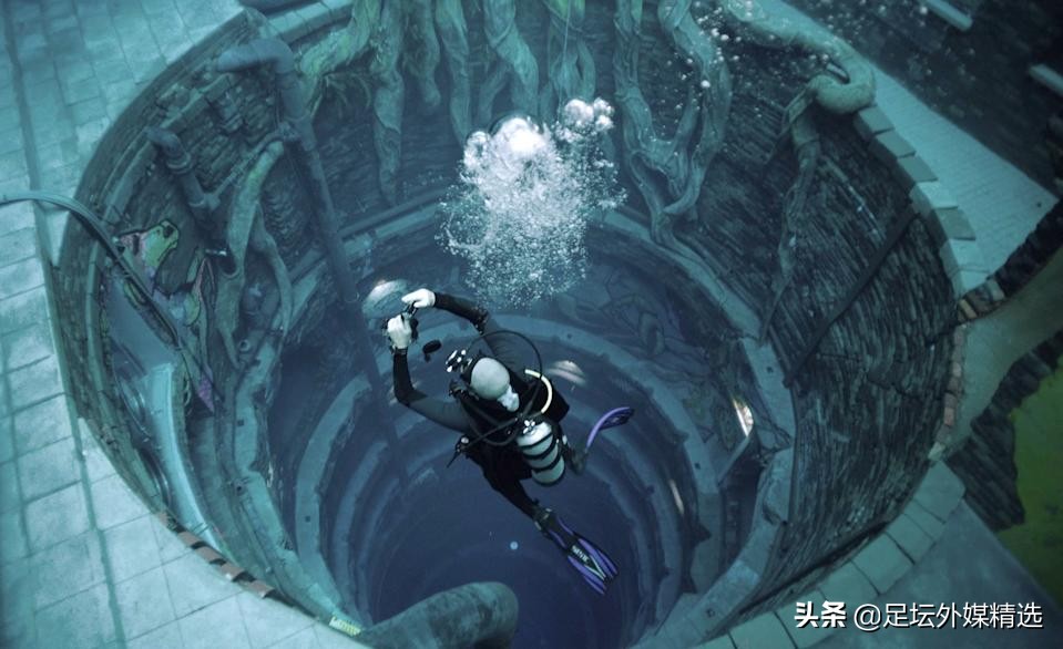 世界最深泳池在迪拜开业,迪拜全世界最高的游泳池