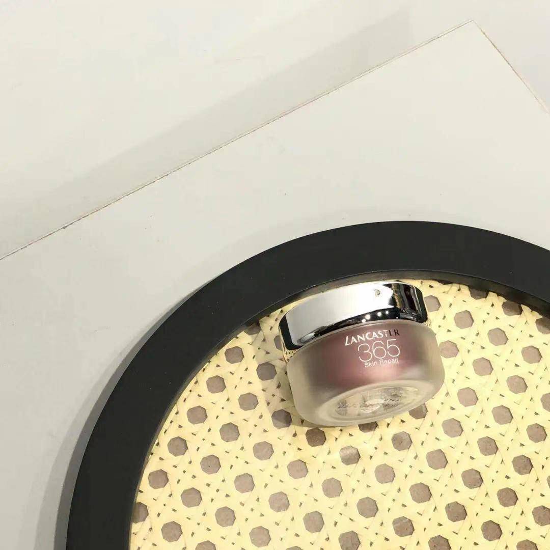 48岁贾静雯状态惊艳美貌依旧,贾静雯如何保持自己的颜值和身材