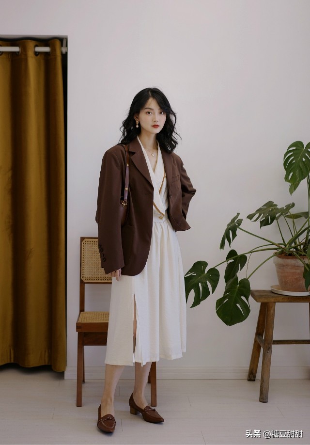 优雅知性轻熟风穿搭20岁170,最新轻熟风穿搭女高级感