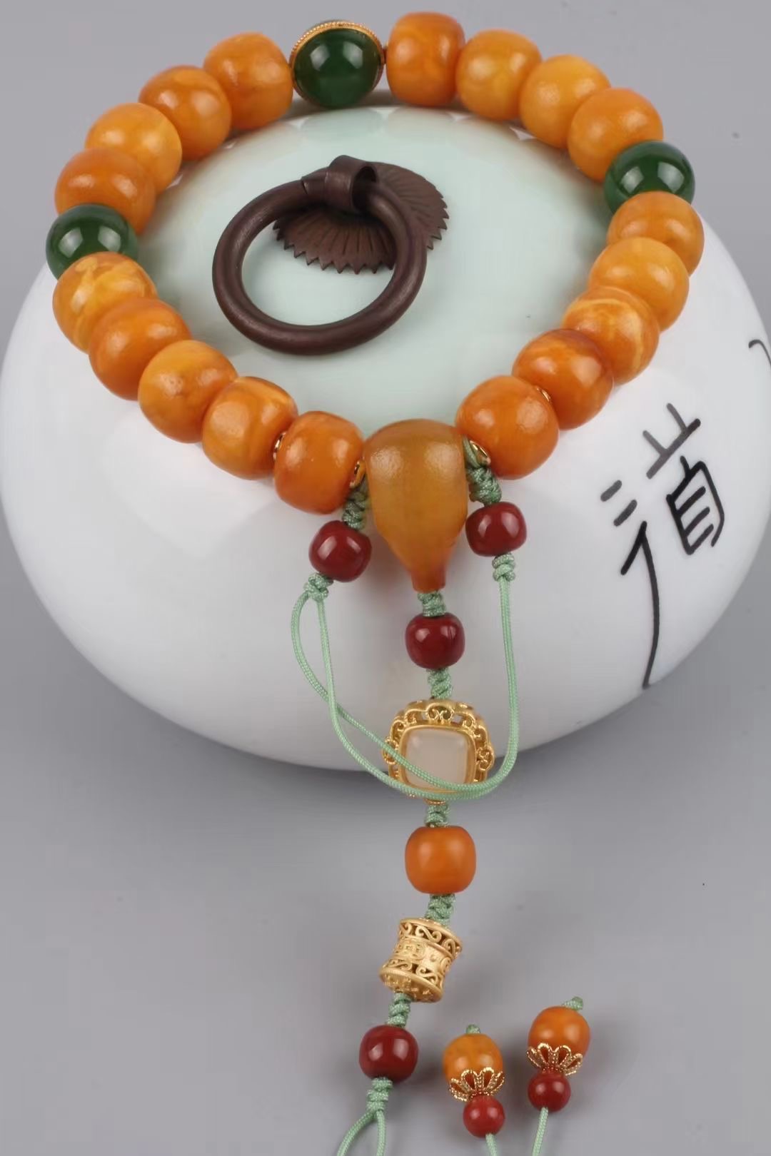 烤色蜜蜡和老蜜蜡有什么区别,烤色蜜蜡和老蜜蜡的鉴别