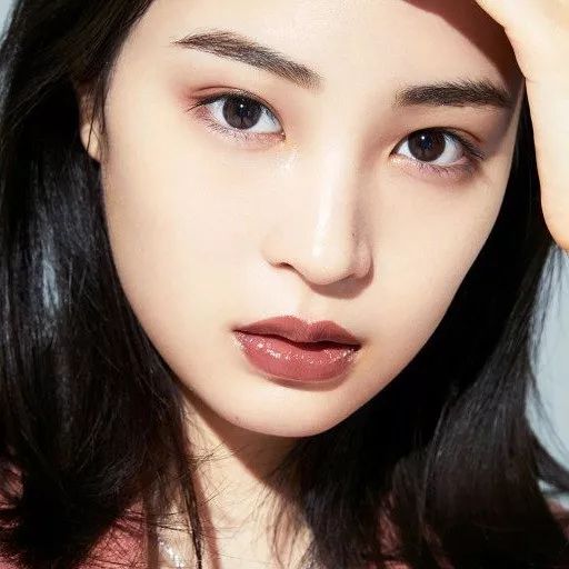 哇哦！这位“日杂美妆一姐”原来已经是当妈的人了？