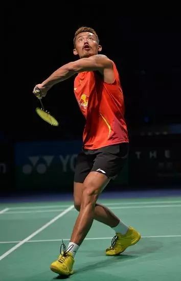 看羽毛球鞋判断高手,看减震要看哪里