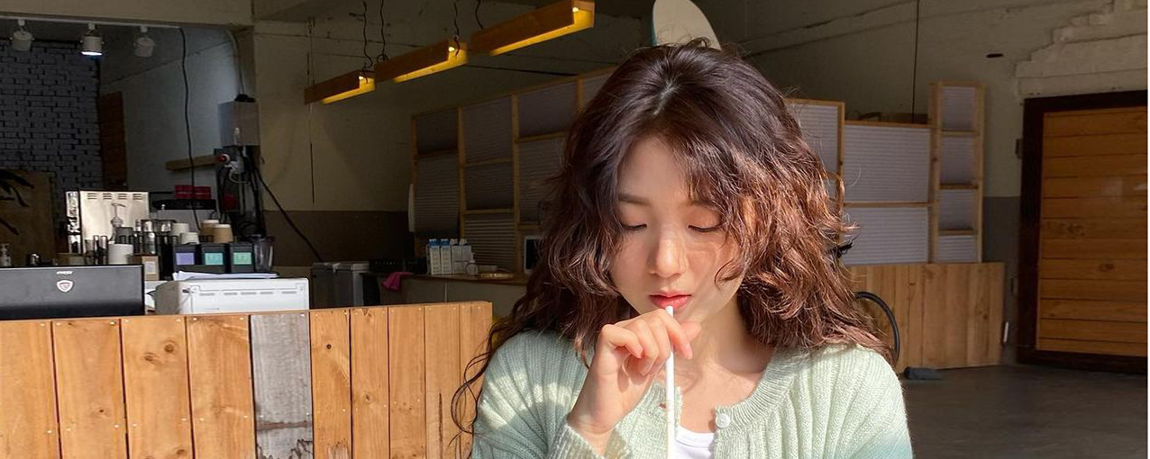 头发怎么能做到蓬松显脸小,怎么让头发蓬松又洋气