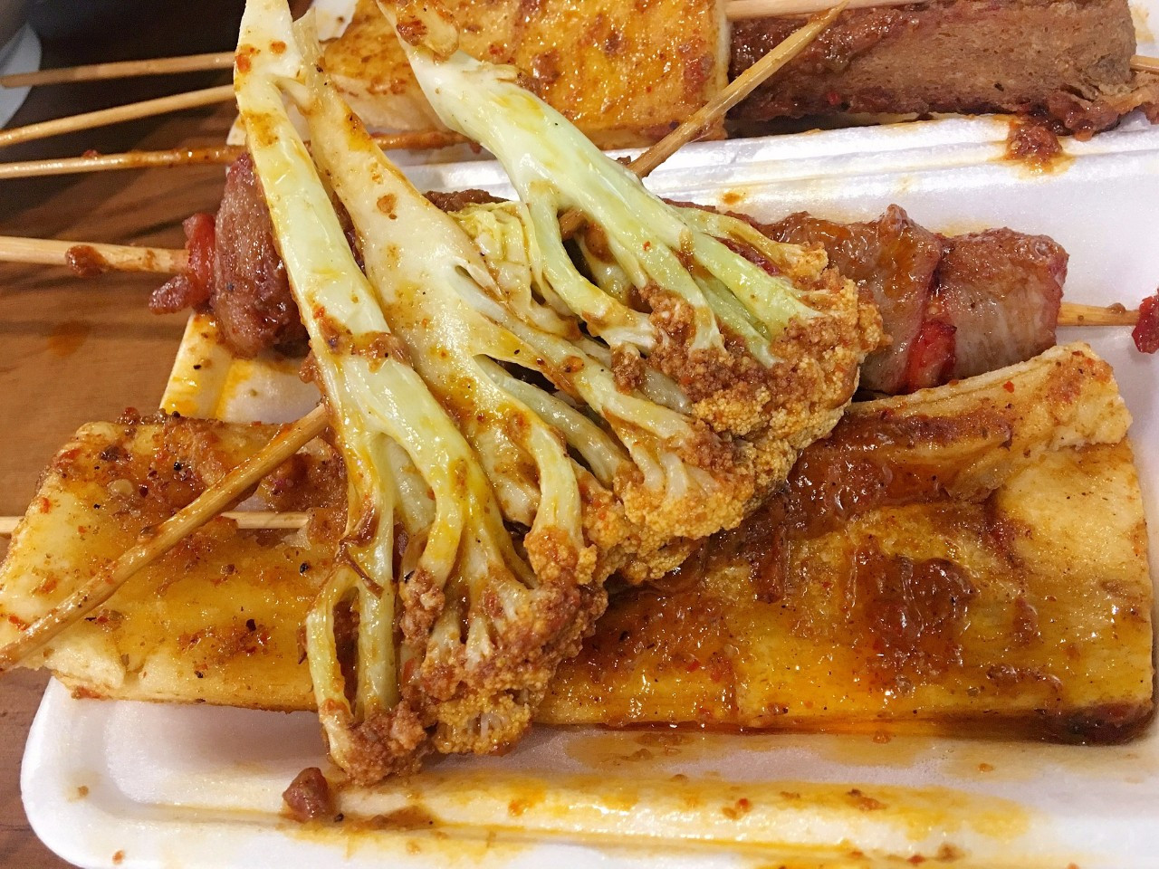 摆地摊卖什么最火成本低特色小吃,最新摆地摊卖什么小吃最火