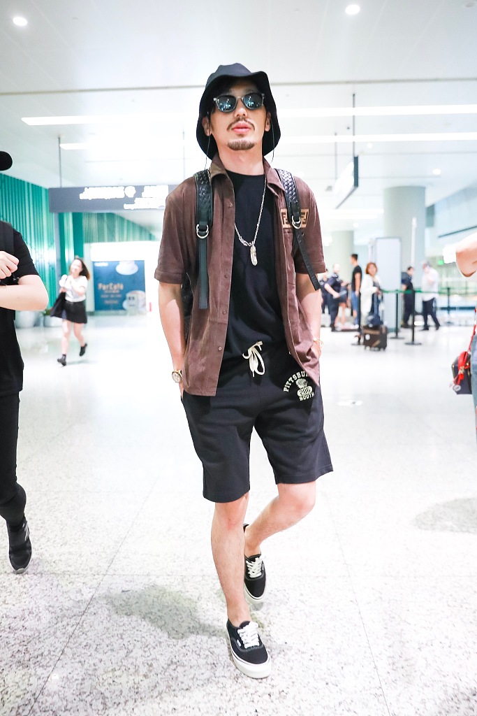 胡歌王彦霖,王彦霖被p图