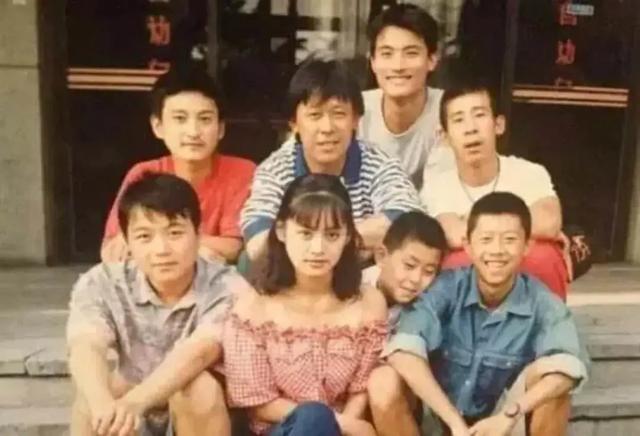 刘晓庆为他离婚，掏空家产只为他的导演梦，为何姜文最终娶了周韵