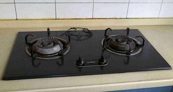 1岁半宝宝误食502胶怎么办,宝宝吃了502胶水怎么办