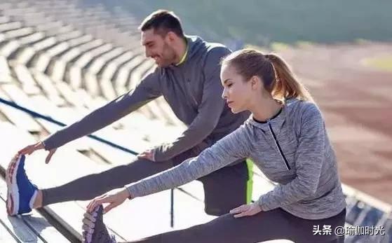 最简单的拉伸小腿动作,10个拉伸小腿的方法视频