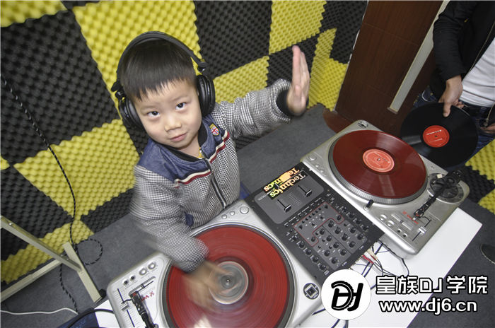 开打碟直播有前途吗,打碟这职业前途好吗