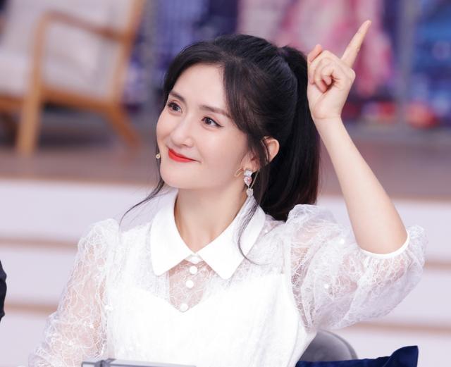 首次直播卖车卖房！谢娜将4个城市套房卖完，黄晓明助阵太惊喜