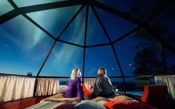 芬兰玻璃屋极光横屏,芬兰极光玻璃屋造价