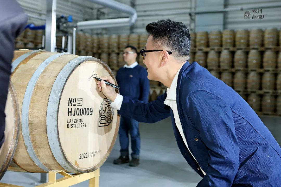 百润投资10亿威士忌,百润威士忌