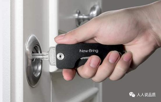 钥匙插不进锁又拔不出来,钥匙插锁孔很难拔