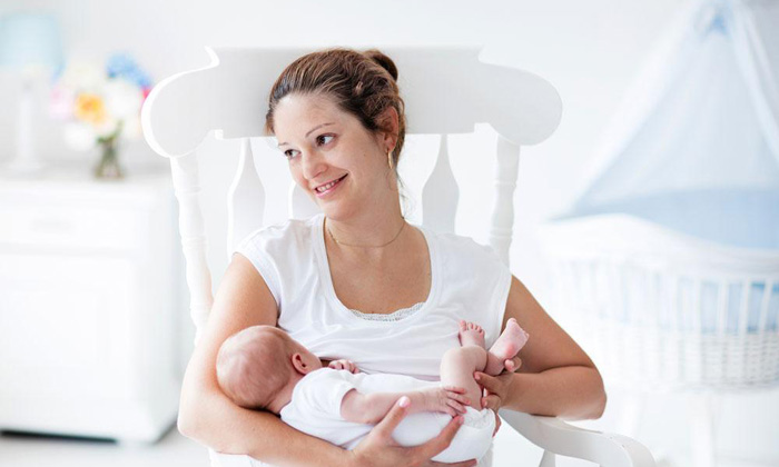 新手妈妈看过来母婴知识,外国新手妈妈哺乳