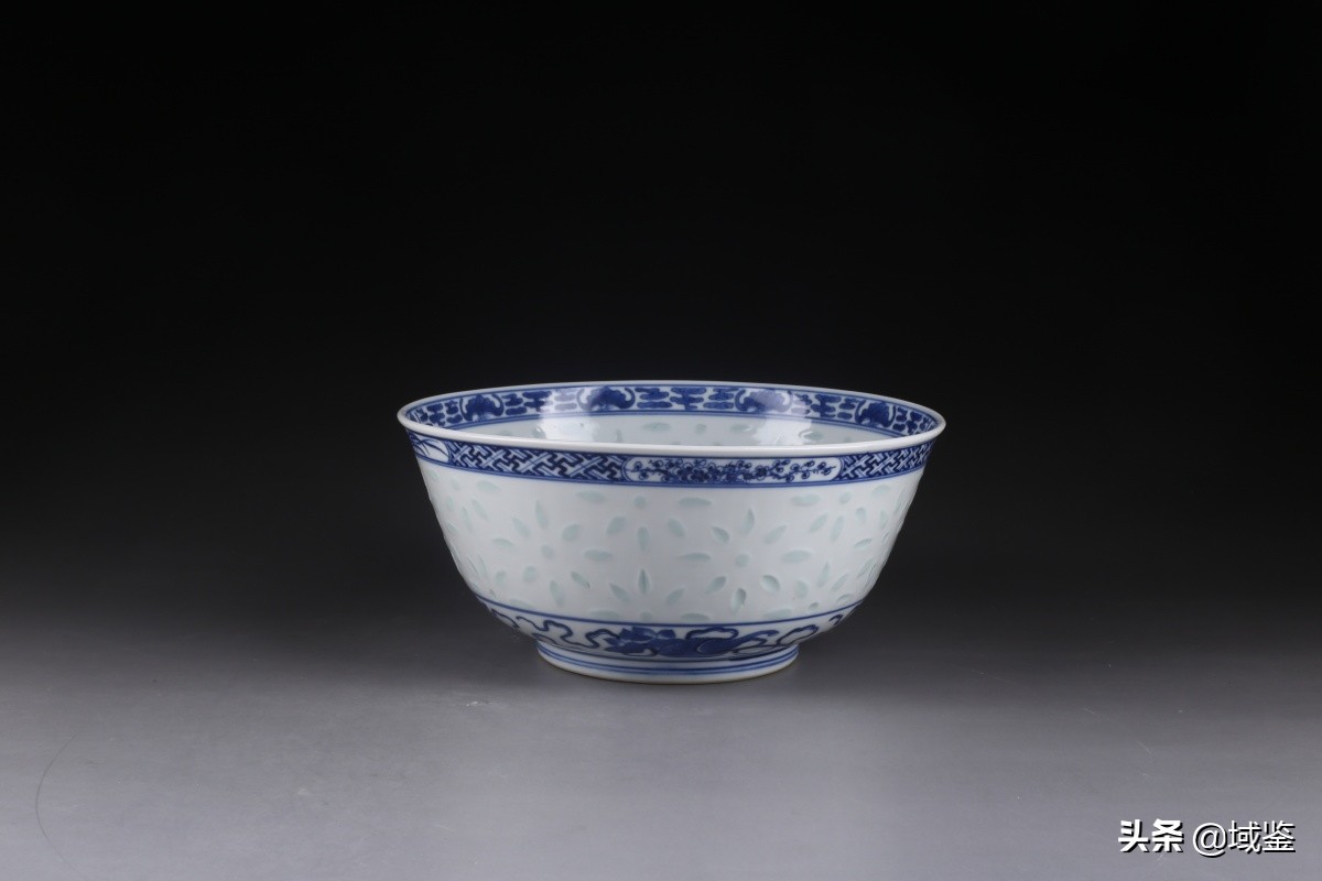 长沙古玩城古瓷拍卖现场,域鉴拍卖雅韵天成精美明清瓷专场