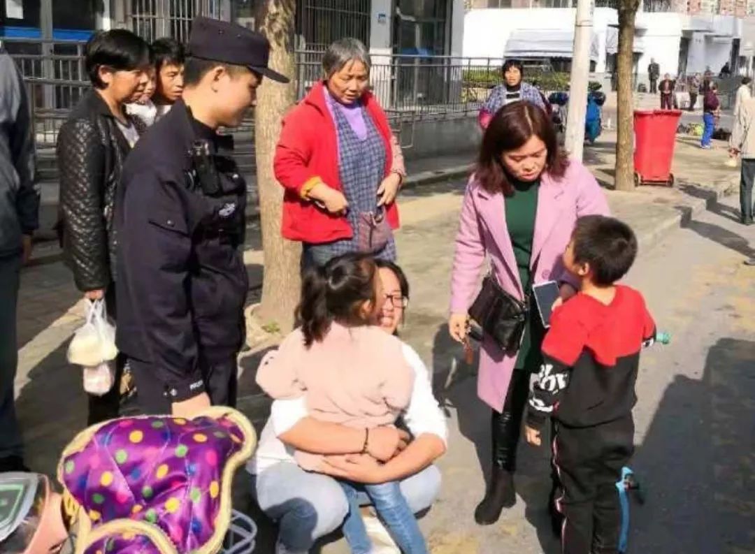 20年来第一次亲嘴，啵一口就跑了|16个巨甜瞬间，看完就恋爱了