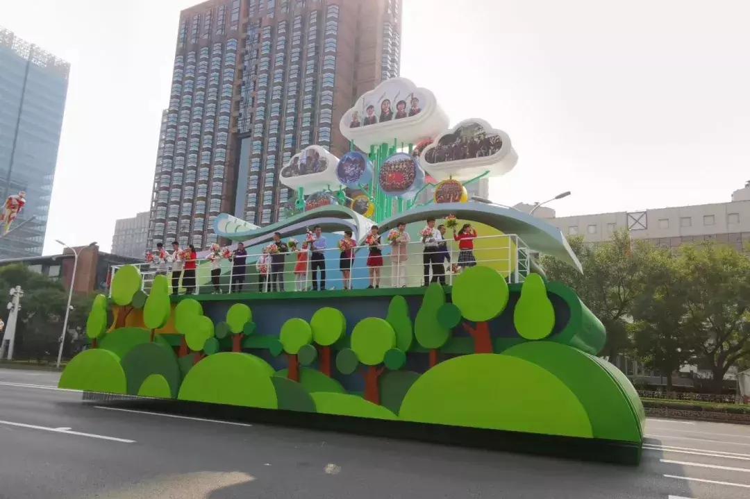 厉害了!北京工业大学@6辆国庆彩车设计及制作大揭秘