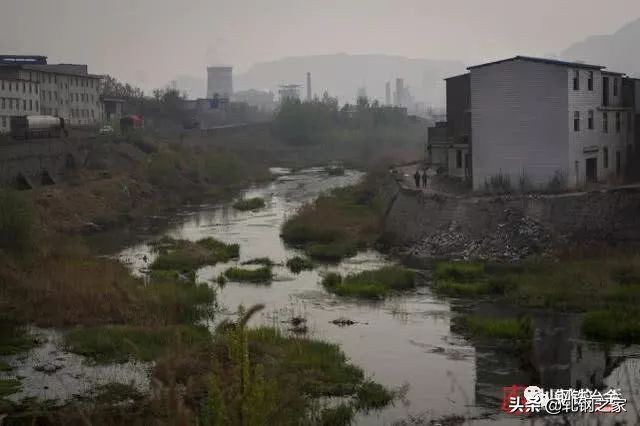 唐山钢厂停产下岗，有人月入8万，有人借钱生活