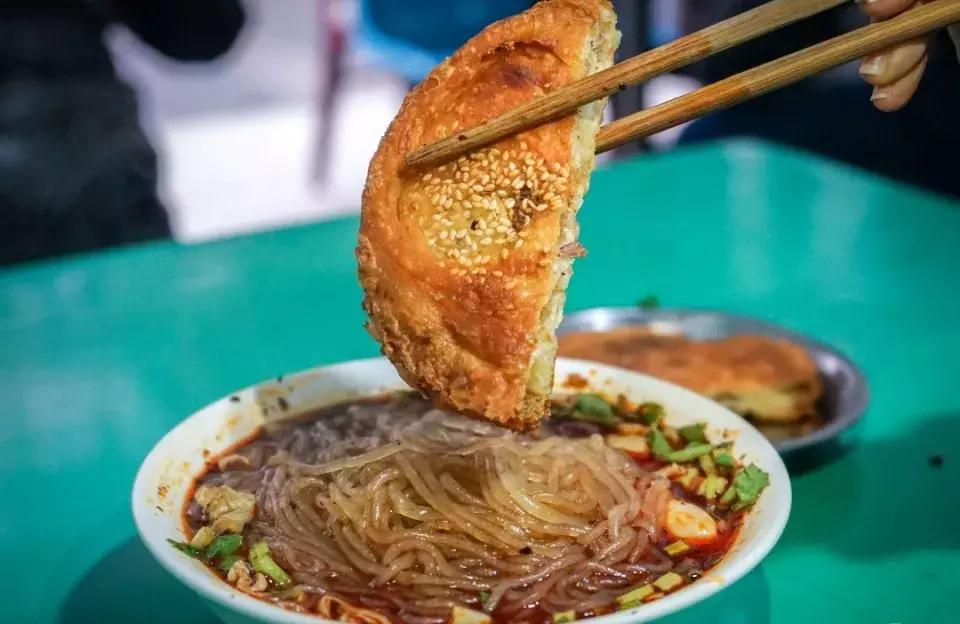 成都十大骨灰级美食一条街,成都小吃一条街排行榜