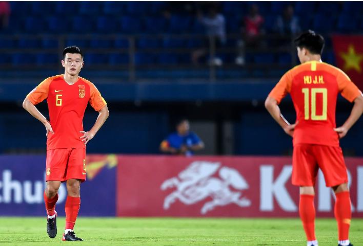 又来搞笑了！国奥球员被传赛后写千字检讨，球迷一句话逗笑全场