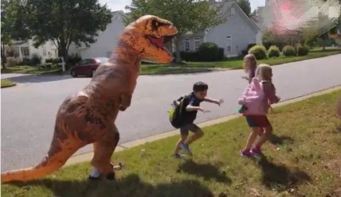 天猫双11，海外囤中国货翻倍，四川自贡“恐龙”成了全球爆品