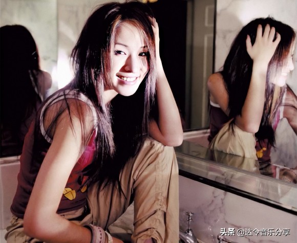 华语女歌手，专辑封面少女蹲合辑盘点，时代的封面美学，第三篇