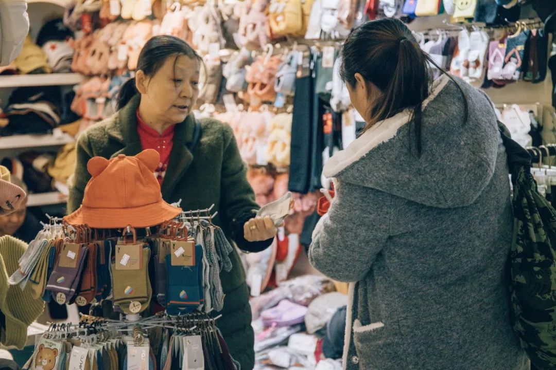 鍗楀潽鍦颁笅璐墿澶╁爞,鍦颁笅鍟嗗満閲嶅簡琚仐蹇樼殑璐墿澶╁爞