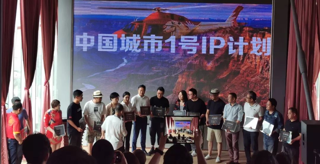 重庆洪崖洞经典夜景图片,重庆洪崖洞千厮门夜景高清图片