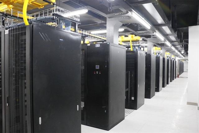 什么是服务器服务器有什么作用,机房的服务器是干嘛的