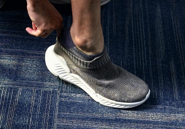 斯凯奇低帮跑步鞋女款测评,休闲运动鞋真皮好评