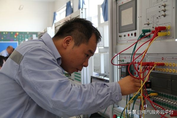 倾听基层员工心声,为什么不建议做维修电工师傅