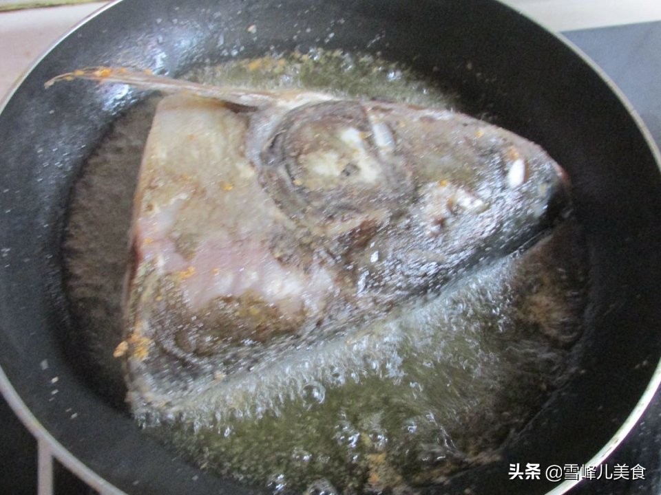 鱼头健脑益智,鱼头豆腐汤鲜美补钙老少皆宜