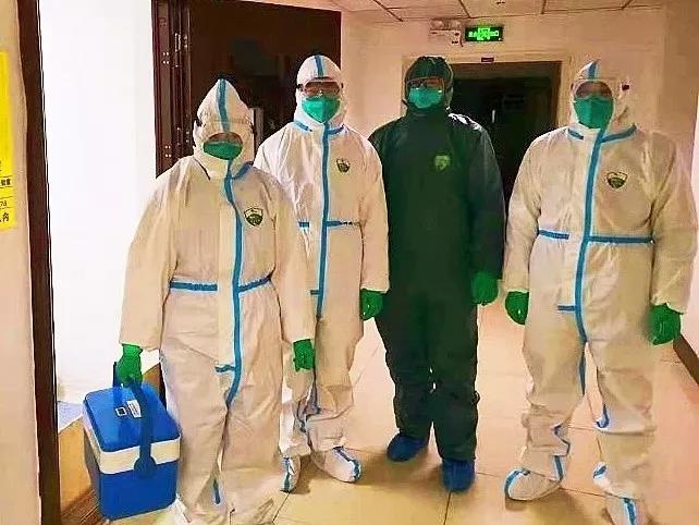 【“疫”线故事】泪目！妻子累倒下了病危通知，一家三口通过视频团聚