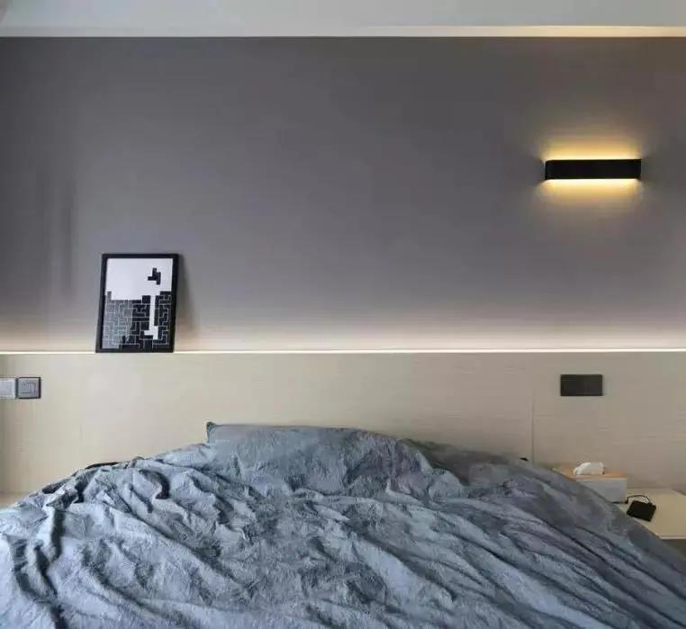 家里吊灯卧室灯客厅灯,老婆在卧室装声控灯