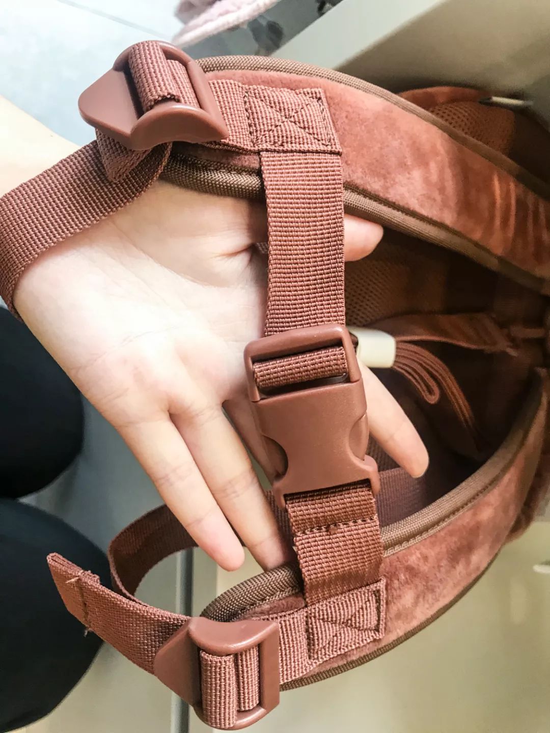 200-500儿童书包,儿童书包买轻便的还是减压的好