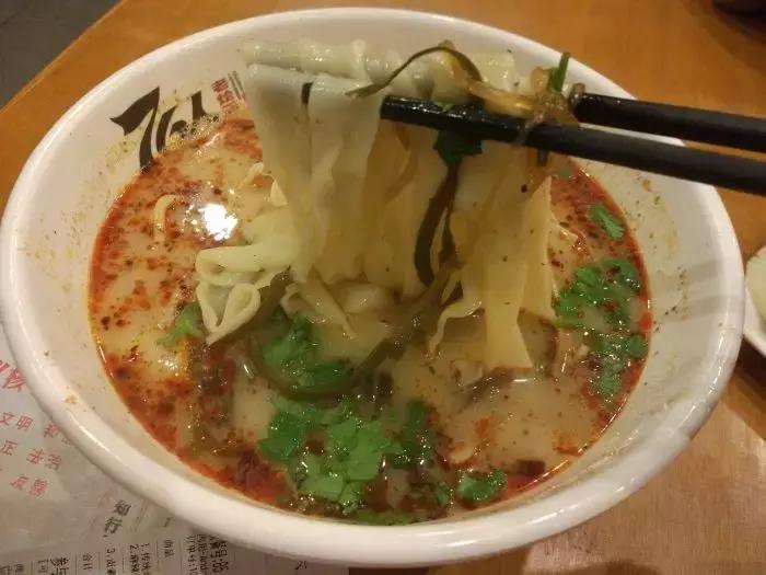 河南郑州正宗烩面在哪个位置,安阳郑州四厂烩面哪一家好吃