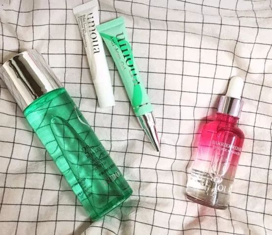 祛痘补水神器,国货祛痘精华液