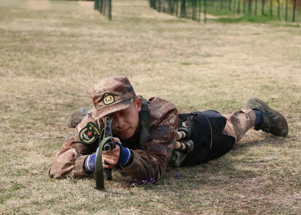 八一建军节致敬子弟兵,八一建军节向同志致敬