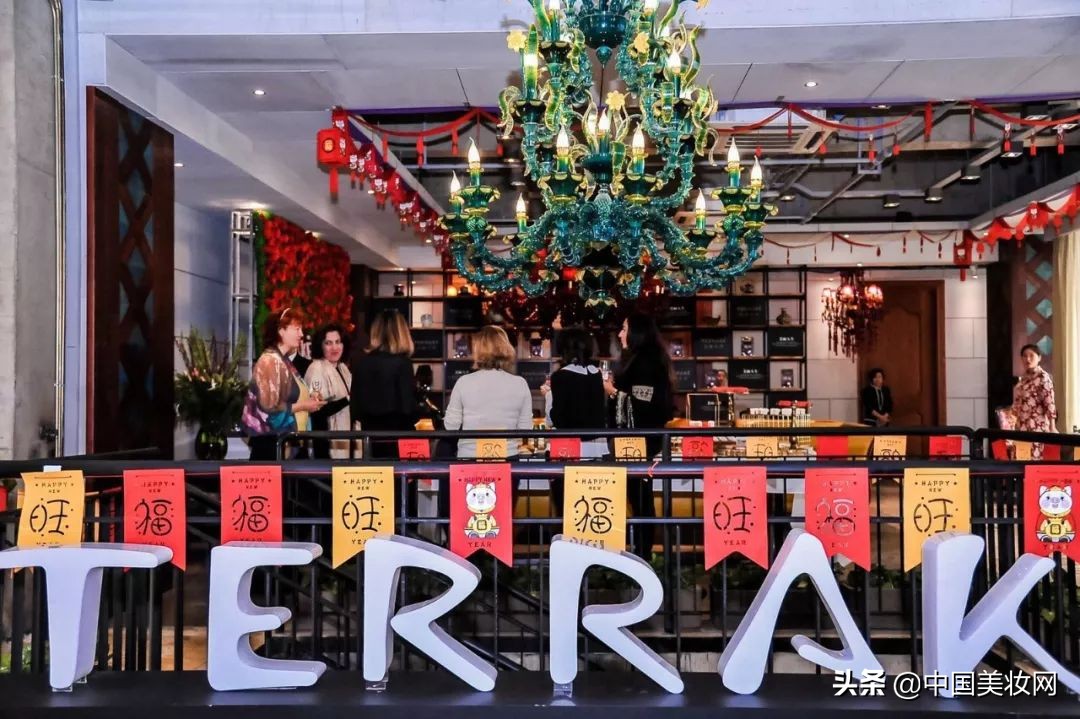 怎样的品牌基因，竟吸引“超级名媛团”为法国天芮打Call？