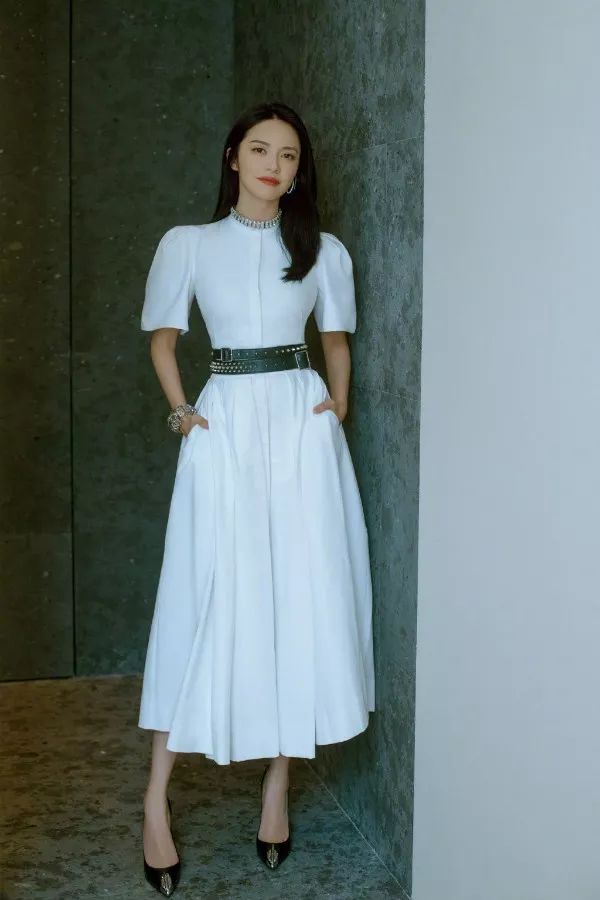 小八卦，刘雯亏损严重？燕公子联手明星演戏？