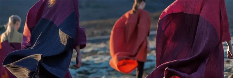 三宅一生褶皱外搭,三宅一生的褶皱艺术