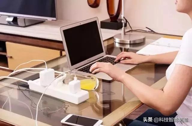 插排界的工匠精神,3年时间117种原料反复测试,打造防水安全插排