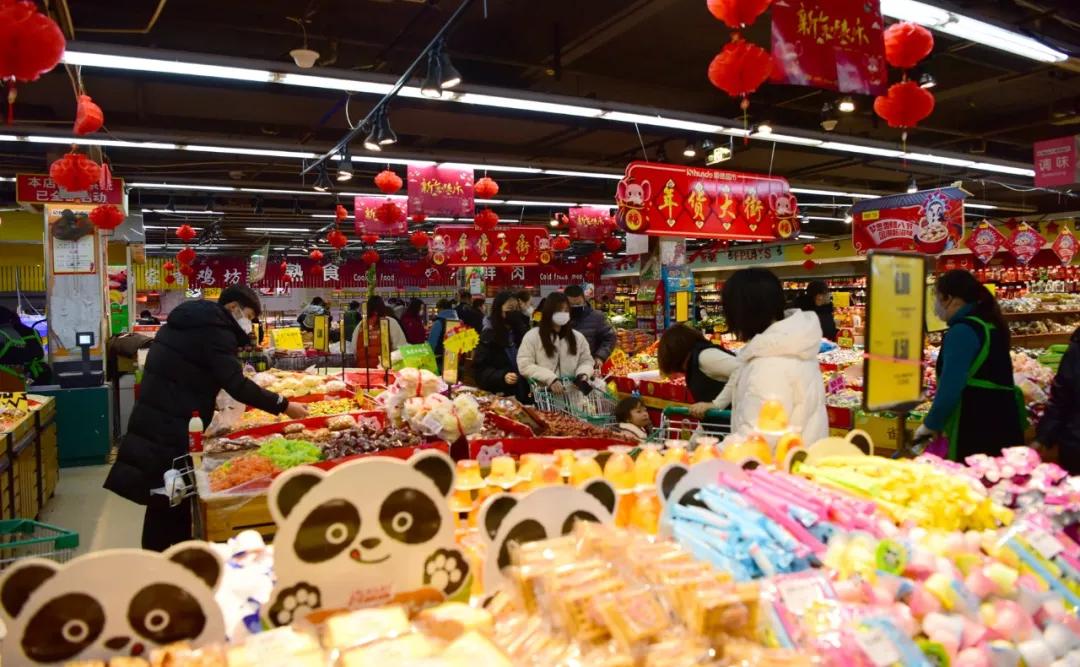 致敬坚守防疫一线的守门人,坚守岗位做表率抗击疫情当先锋